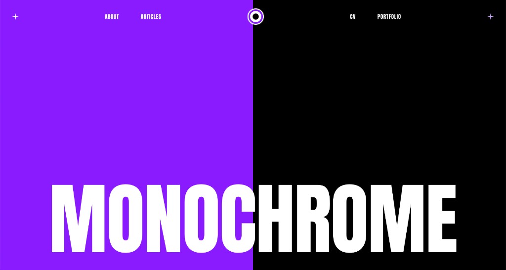 Homepage di Monochrome da desktop, con il nome a tutta pagina su viola e nero.